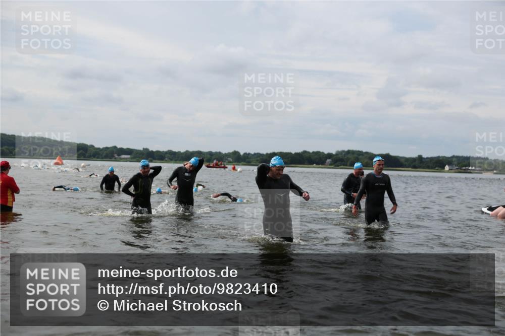 21.06.2026 - Viking Triathlon Michael Strokosch http://msf.ph/oto/9823410 21.06.2026 10:40:17 Schwimmen 34, 58, 150, 195, 227, 301, 312, 398, 425, 456, 460, 496, 649 meine-sportfotos.de