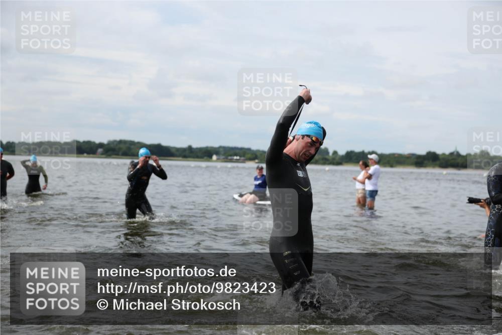 21.06.2026 - Viking Triathlon Michael Strokosch http://msf.ph/oto/9823423 21.06.2026 10:40:24 Schwimmen 34, 150, 195, 227, 301, 312, 330, 355, 387, 398, 425, 456, 461, 496, 616 meine-sportfotos.de