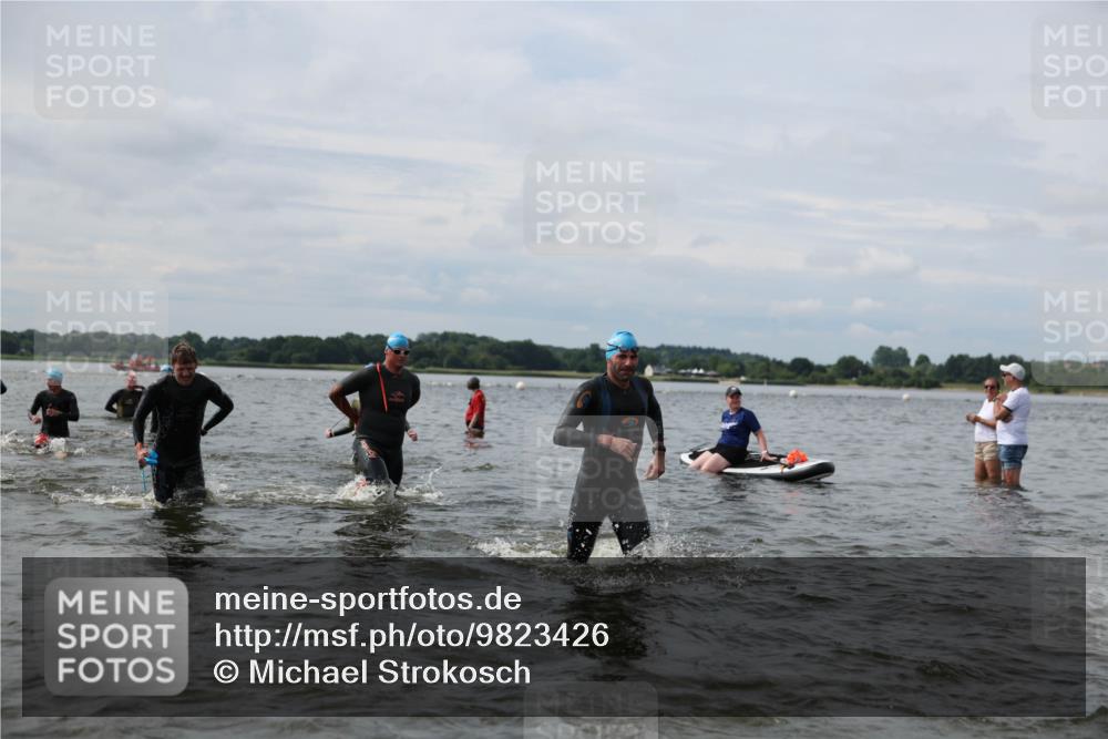 21.06.2026 - Viking Triathlon Michael Strokosch http://msf.ph/oto/9823426 21.06.2026 10:40:26 Schwimmen 34, 150, 195, 227, 301, 312, 330, 355, 387, 398, 456, 461, 496, 616 meine-sportfotos.de