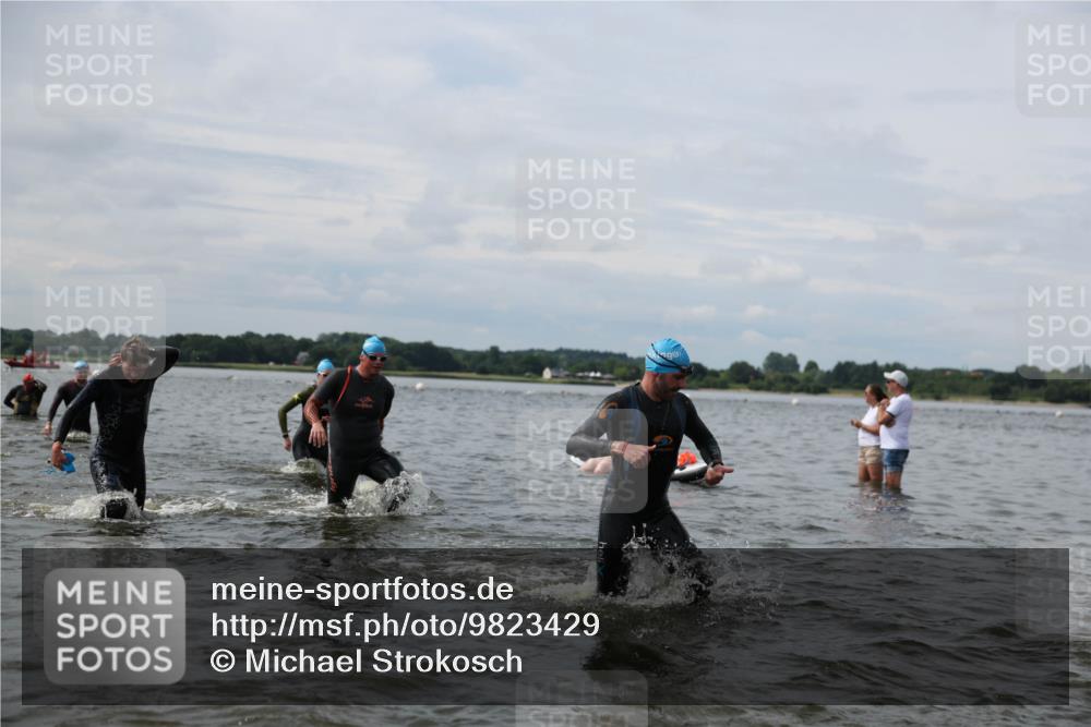 21.06.2026 - Viking Triathlon Michael Strokosch http://msf.ph/oto/9823429 21.06.2026 10:40:27 Schwimmen 34, 150, 195, 227, 301, 312, 330, 355, 387, 398, 456, 461, 496, 616 meine-sportfotos.de
