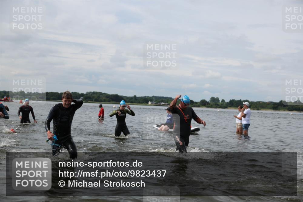 21.06.2026 - Viking Triathlon Michael Strokosch http://msf.ph/oto/9823437 21.06.2026 10:40:29 Schwimmen 34, 150, 195, 227, 301, 312, 330, 355, 387, 456, 461, 496, 616, 667 meine-sportfotos.de