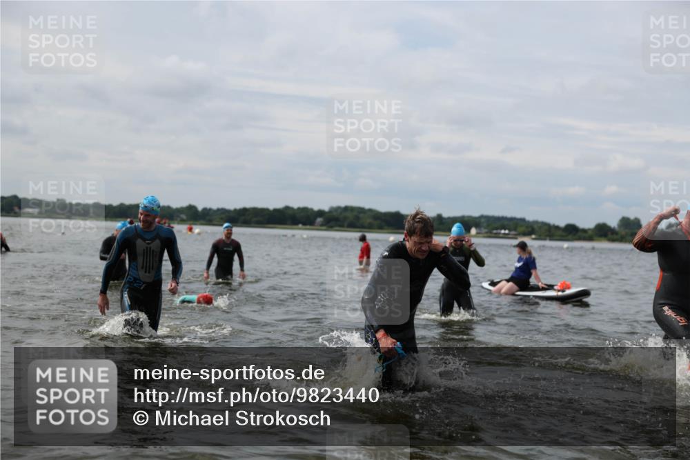 21.06.2026 - Viking Triathlon Michael Strokosch http://msf.ph/oto/9823440 21.06.2026 10:40:30 Schwimmen 34, 150, 195, 227, 301, 312, 330, 355, 387, 456, 461, 616, 667 meine-sportfotos.de