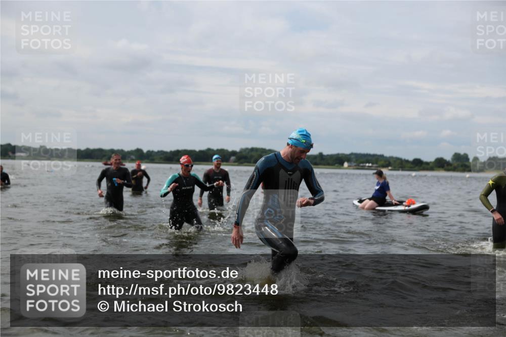 21.06.2026 - Viking Triathlon Michael Strokosch http://msf.ph/oto/9823448 21.06.2026 10:40:33 Schwimmen 195, 227, 301, 312, 330, 355, 387, 456, 461, 616, 636, 667 meine-sportfotos.de