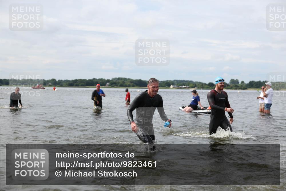 21.06.2026 - Viking Triathlon Michael Strokosch http://msf.ph/oto/9823461 21.06.2026 10:40:39 Schwimmen 227, 330, 355, 387, 456, 461, 616, 636, 667 meine-sportfotos.de