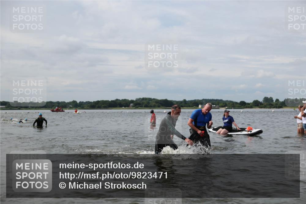 21.06.2026 - Viking Triathlon Michael Strokosch http://msf.ph/oto/9823471 21.06.2026 10:40:46 Schwimmen 132, 330, 387, 636, 667 meine-sportfotos.de