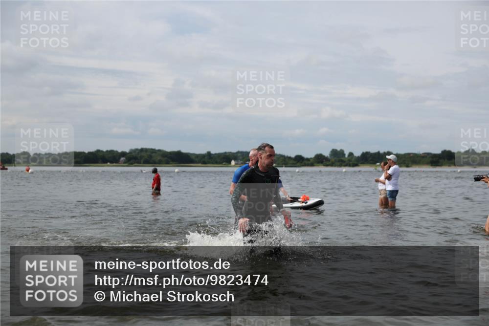 21.06.2026 - Viking Triathlon Michael Strokosch http://msf.ph/oto/9823474 21.06.2026 10:40:46 Schwimmen 132, 330, 387, 636, 667 meine-sportfotos.de