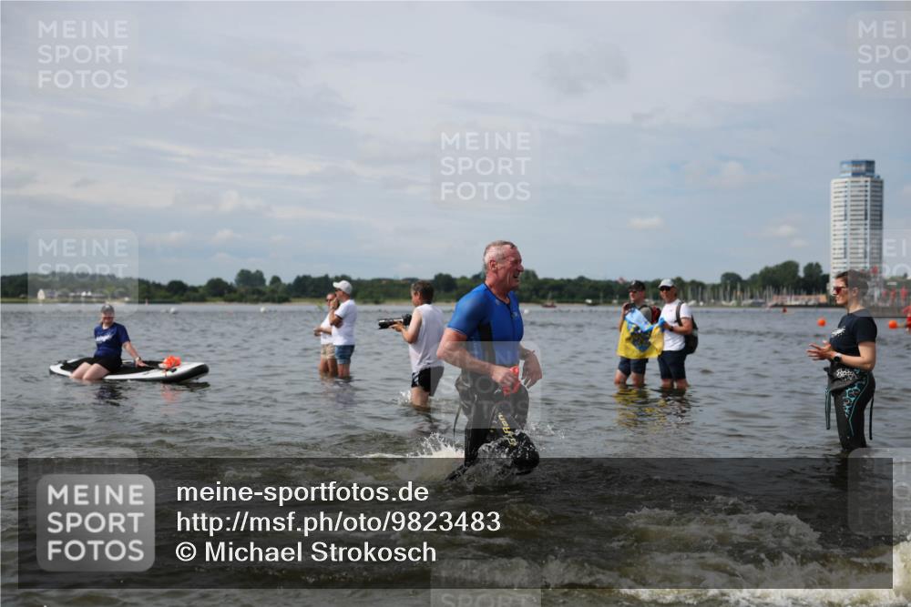 21.06.2026 - Viking Triathlon Michael Strokosch http://msf.ph/oto/9823483 21.06.2026 10:40:49 Schwimmen 132, 330, 387, 636, 667 meine-sportfotos.de