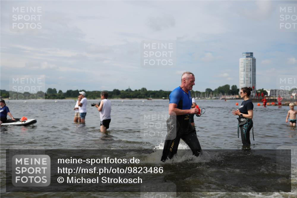 21.06.2026 - Viking Triathlon Michael Strokosch http://msf.ph/oto/9823486 21.06.2026 10:40:49 Schwimmen 132, 330, 387, 636, 667 meine-sportfotos.de