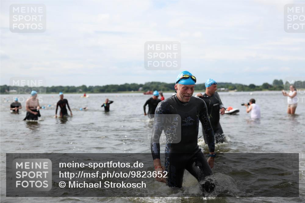 21.06.2026 - Viking Triathlon Michael Strokosch http://msf.ph/oto/9823652 21.06.2026 10:42:13 Schwimmen 45, 72, 94, 188, 193, 266, 279, 296, 348, 393, 399, 492, 516 meine-sportfotos.de