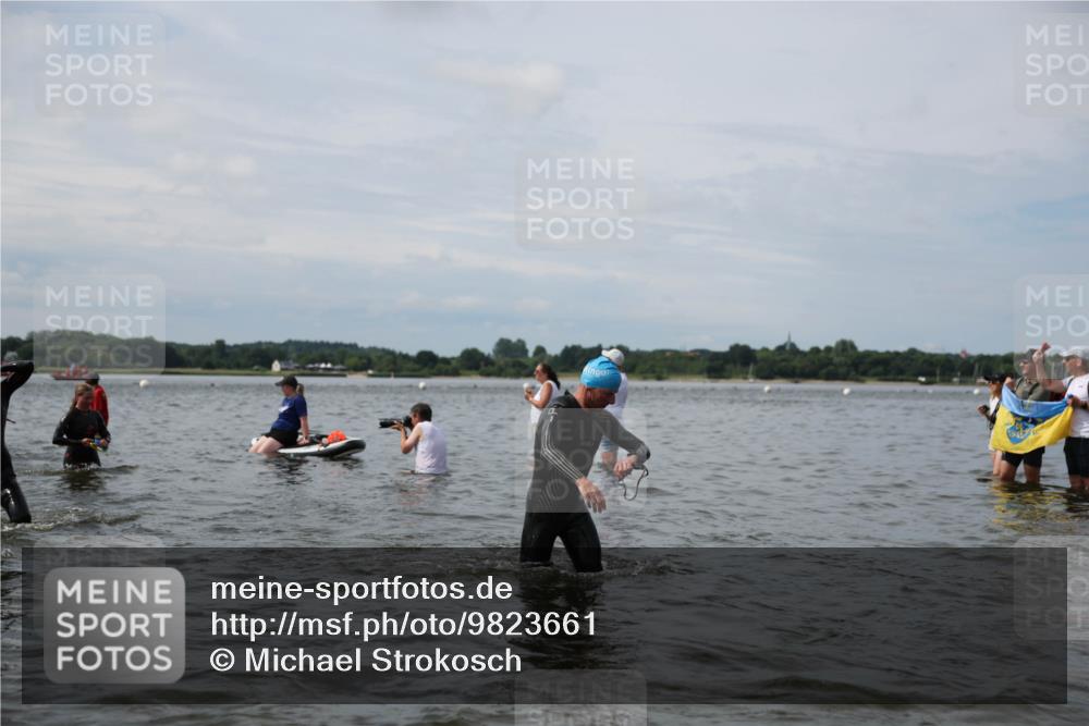 21.06.2026 - Viking Triathlon Michael Strokosch http://msf.ph/oto/9823661 21.06.2026 10:42:19 Schwimmen 45, 72, 266, 279, 296, 348, 384, 393, 436, 492, 516 meine-sportfotos.de
