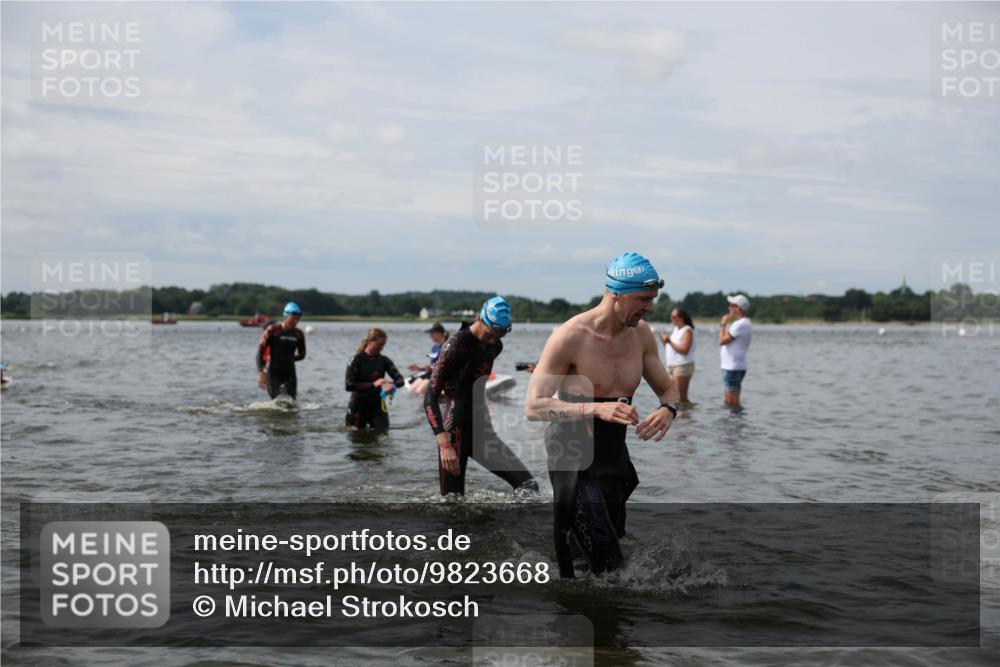 21.06.2026 - Viking Triathlon Michael Strokosch http://msf.ph/oto/9823668 21.06.2026 10:42:22 Schwimmen 45, 72, 279, 296, 348, 384, 393, 436, 516 meine-sportfotos.de