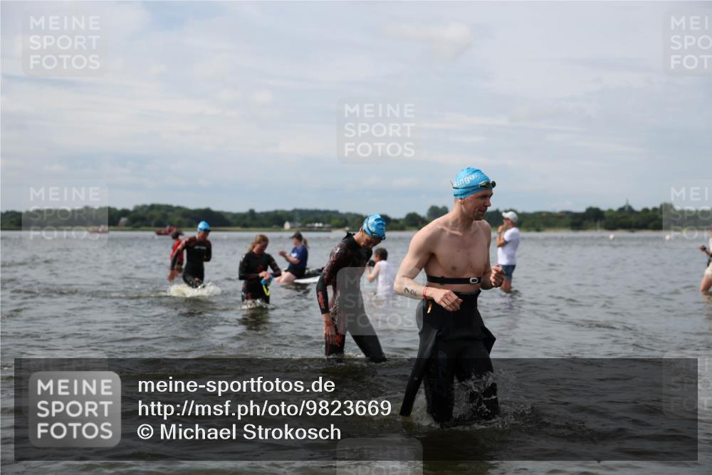 21.06.2026 - Viking Triathlon Michael Strokosch http://msf.ph/oto/9823669 21.06.2026 10:42:22 Schwimmen 45, 72, 279, 296, 348, 384, 393, 436, 516 meine-sportfotos.de