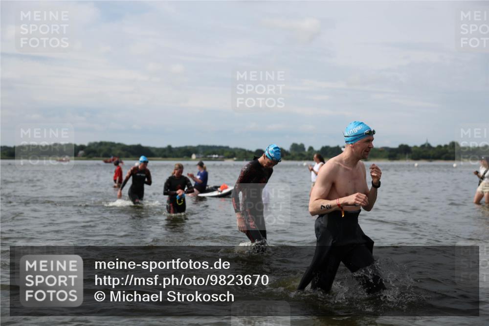 21.06.2026 - Viking Triathlon Michael Strokosch http://msf.ph/oto/9823670 21.06.2026 10:42:22 Schwimmen 45, 72, 279, 296, 348, 384, 393, 436, 516 meine-sportfotos.de