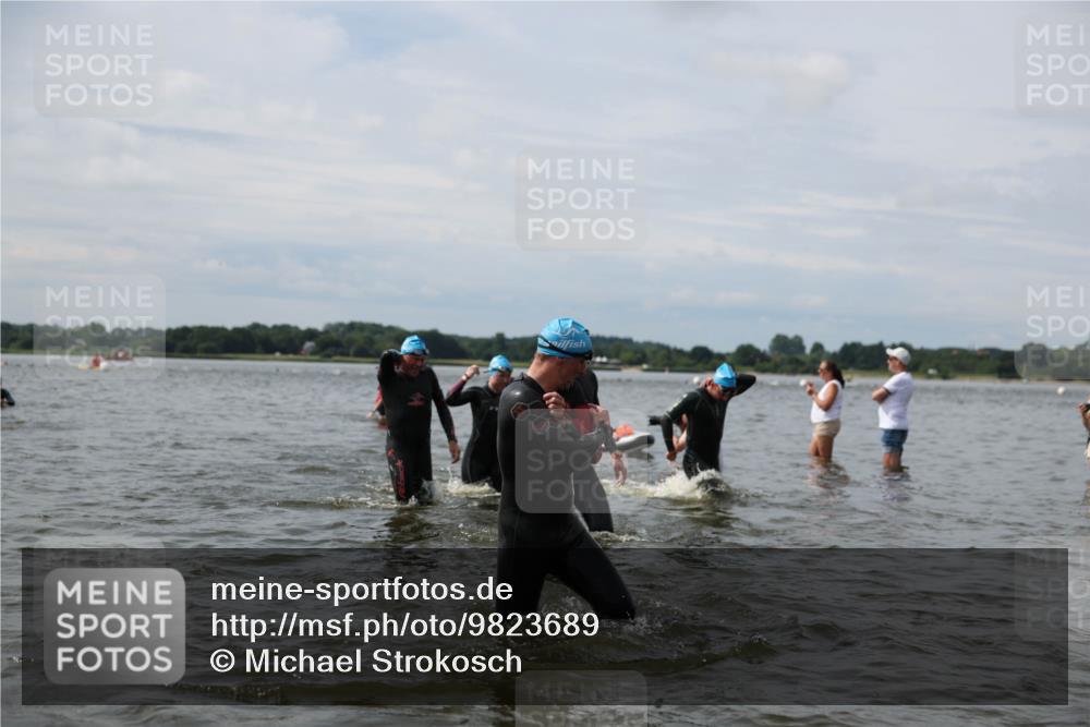 21.06.2026 - Viking Triathlon Michael Strokosch http://msf.ph/oto/9823689 21.06.2026 10:42:36 Schwimmen 41, 166, 175, 177, 213, 268, 384, 436, 479, 520 meine-sportfotos.de