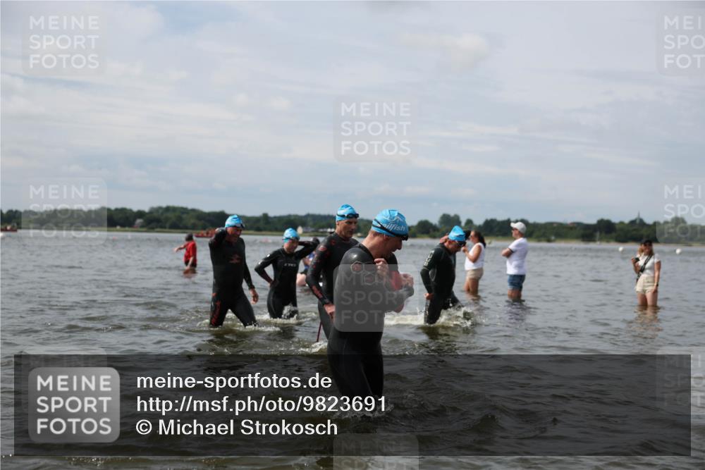 21.06.2026 - Viking Triathlon Michael Strokosch http://msf.ph/oto/9823691 21.06.2026 10:42:36 Schwimmen 41, 166, 175, 177, 213, 268, 384, 436, 479, 520 meine-sportfotos.de