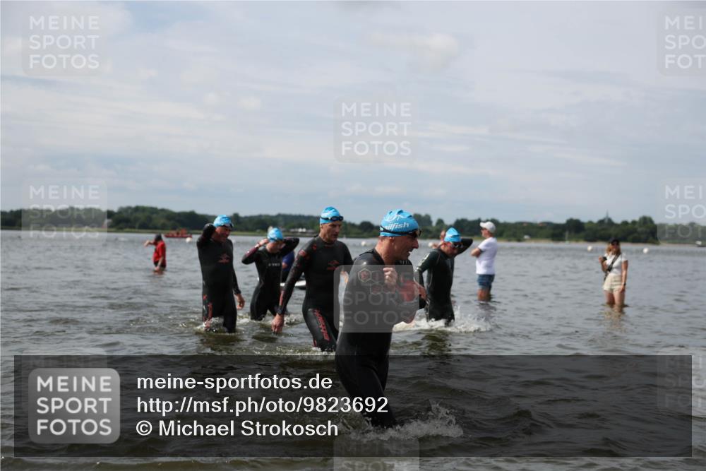 21.06.2026 - Viking Triathlon Michael Strokosch http://msf.ph/oto/9823692 21.06.2026 10:42:36 Schwimmen 41, 166, 175, 177, 213, 268, 384, 436, 479, 520 meine-sportfotos.de