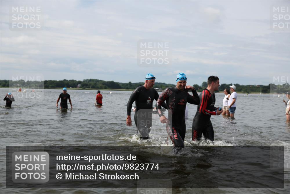 21.06.2026 - Viking Triathlon Michael Strokosch http://msf.ph/oto/9823774 21.06.2026 10:43:18 Schwimmen 69, 93, 251, 287, 351, 459, 470, 473, 482, 489, 505, 511, 521, 528, 533, 618, 619, 645 meine-sportfotos.de