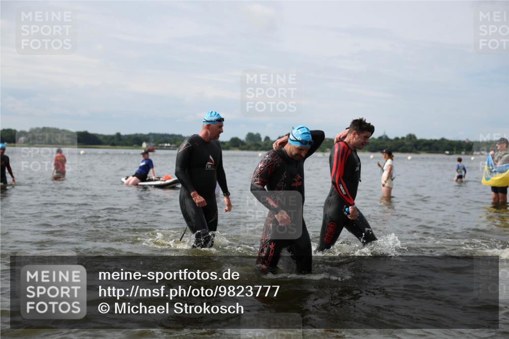 21.06.2026 - Viking Triathlon Michael Strokosch http://msf.ph/oto/9823777 21.06.2026 10:43:19 Schwimmen 69, 93, 251, 287, 351, 459, 470, 473, 482, 489, 511, 521, 528, 533, 618, 619, 645 meine-sportfotos.de