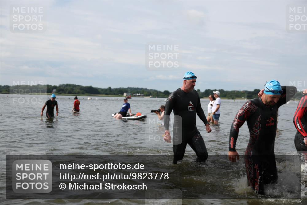 21.06.2026 - Viking Triathlon Michael Strokosch http://msf.ph/oto/9823778 21.06.2026 10:43:19 Schwimmen 69, 93, 251, 287, 351, 459, 470, 473, 482, 489, 511, 521, 528, 533, 618, 619, 645 meine-sportfotos.de