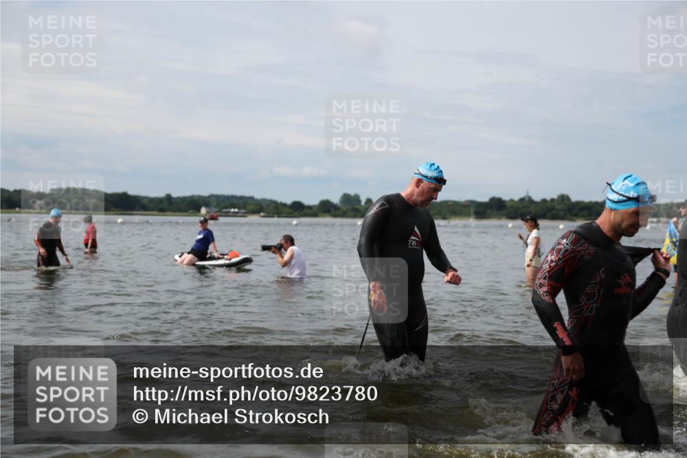 21.06.2026 - Viking Triathlon Michael Strokosch http://msf.ph/oto/9823780 21.06.2026 10:43:20 Schwimmen 69, 93, 251, 287, 351, 459, 470, 473, 511, 521, 528, 533, 618, 645 meine-sportfotos.de