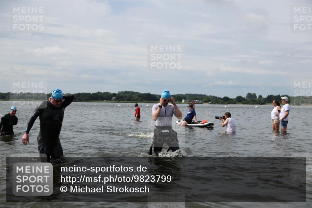 21.06.2026 - Viking Triathlon Michael Strokosch http://msf.ph/oto/9823799 21.06.2026 10:43:34 Schwimmen 93, 163, 230, 231, 234, 248, 351, 459, 470, 521, 614, 618, 663 meine-sportfotos.de