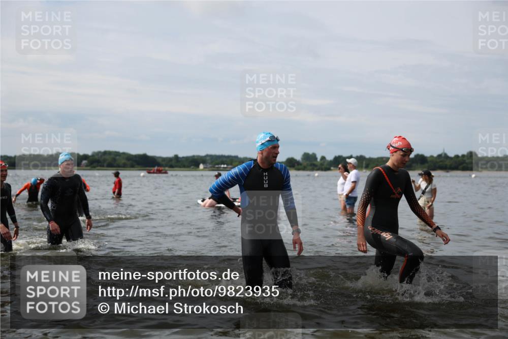 21.06.2026 - Viking Triathlon Michael Strokosch http://msf.ph/oto/9823935 21.06.2026 10:44:53 Schwimmen 33, 36, 151, 276, 308, 310, 329, 345, 350, 366, 369, 377, 415, 445, 577, 658, 668 meine-sportfotos.de