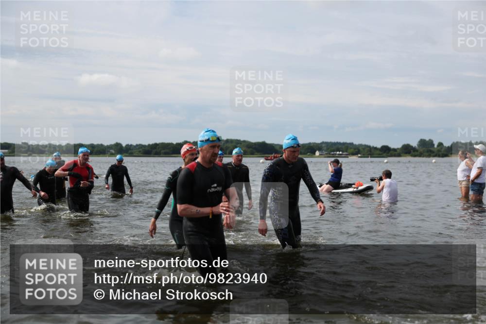 21.06.2026 - Viking Triathlon Michael Strokosch http://msf.ph/oto/9823940 21.06.2026 10:44:54 Schwimmen 33, 36, 151, 276, 308, 310, 329, 345, 350, 366, 369, 377, 415, 445, 577, 658, 668 meine-sportfotos.de