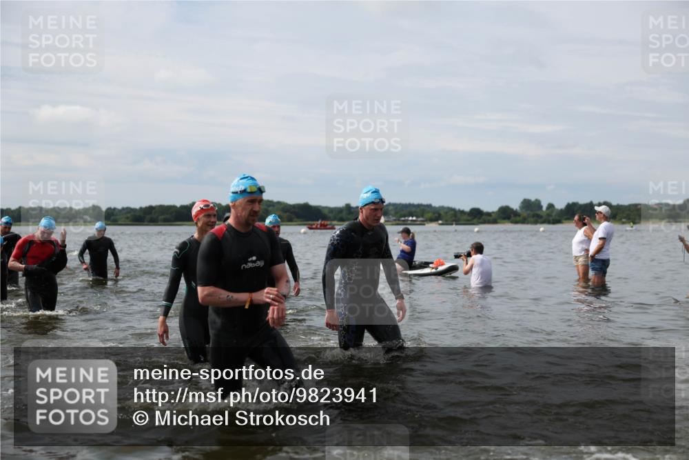 21.06.2026 - Viking Triathlon Michael Strokosch http://msf.ph/oto/9823941 21.06.2026 10:44:55 Schwimmen 33, 36, 151, 276, 308, 310, 326, 329, 345, 350, 366, 369, 377, 415, 445, 577, 658, 668 meine-sportfotos.de