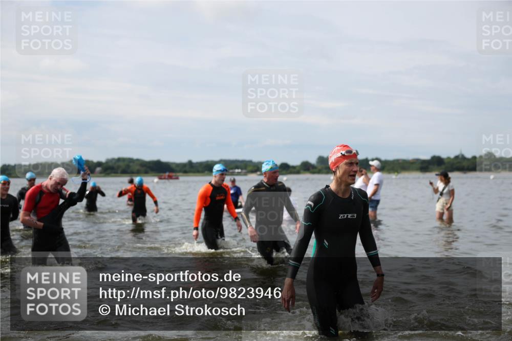 21.06.2026 - Viking Triathlon Michael Strokosch http://msf.ph/oto/9823946 21.06.2026 10:44:57 Schwimmen 33, 36, 151, 276, 308, 310, 326, 329, 345, 350, 366, 369, 415, 445, 577, 658, 668 meine-sportfotos.de