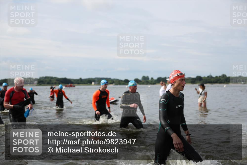21.06.2026 - Viking Triathlon Michael Strokosch http://msf.ph/oto/9823947 21.06.2026 10:44:58 Schwimmen 33, 36, 151, 258, 276, 308, 310, 326, 329, 345, 350, 366, 369, 415, 445, 577, 658, 668 meine-sportfotos.de