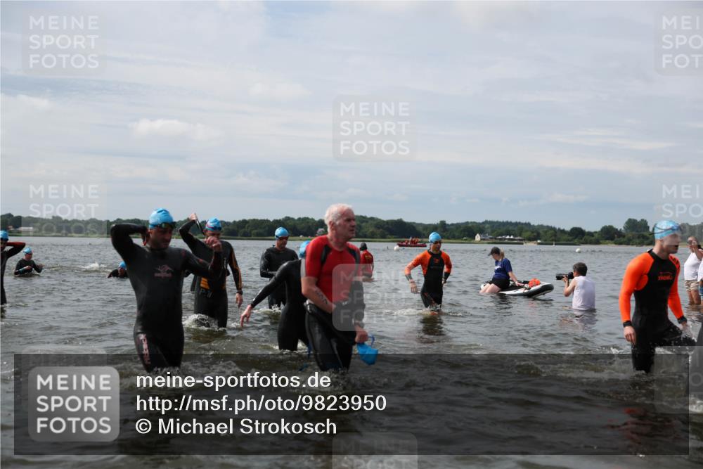 21.06.2026 - Viking Triathlon Michael Strokosch http://msf.ph/oto/9823950 21.06.2026 10:44:59 Schwimmen 33, 36, 151, 258, 276, 308, 310, 326, 329, 345, 350, 366, 369, 415, 445, 577, 658, 668 meine-sportfotos.de