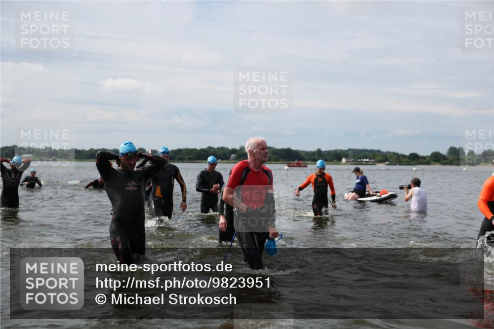 21.06.2026 - Viking Triathlon Michael Strokosch http://msf.ph/oto/9823951 21.06.2026 10:44:59 Schwimmen 33, 36, 151, 258, 276, 308, 310, 326, 329, 345, 350, 366, 369, 415, 445, 577, 658, 668 meine-sportfotos.de