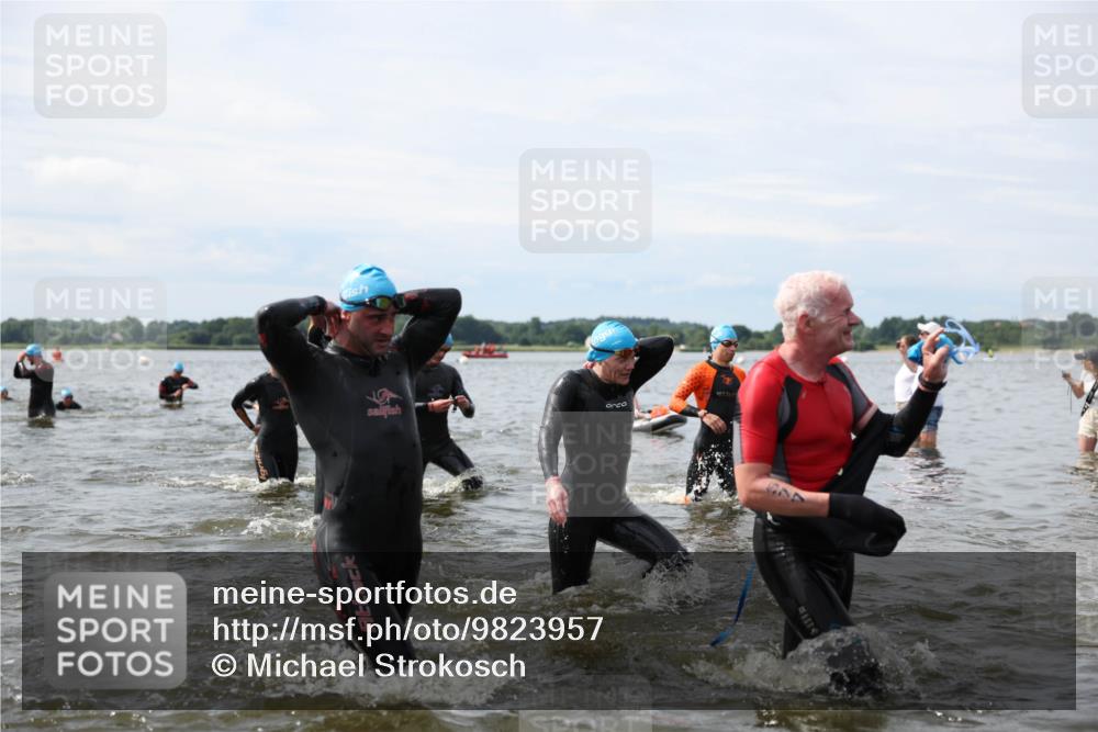 21.06.2026 - Viking Triathlon Michael Strokosch http://msf.ph/oto/9823957 21.06.2026 10:45:01 Schwimmen 33, 36, 151, 258, 276, 308, 310, 326, 329, 345, 366, 369, 415, 445, 577, 658, 668 meine-sportfotos.de