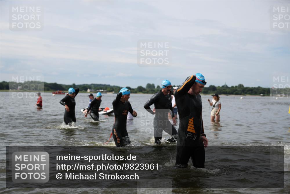 21.06.2026 - Viking Triathlon Michael Strokosch http://msf.ph/oto/9823961 21.06.2026 10:45:05 Schwimmen 33, 36, 48, 147, 151, 258, 273, 274, 302, 308, 310, 326, 329, 345, 354, 366, 369, 415, 445, 577, 668 meine-sportfotos.de