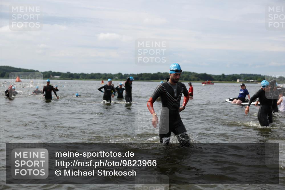 21.06.2026 - Viking Triathlon Michael Strokosch http://msf.ph/oto/9823966 21.06.2026 10:45:07 Schwimmen 36, 48, 105, 147, 151, 258, 273, 274, 302, 308, 310, 326, 329, 345, 354, 366, 369, 415, 445, 577, 635, 668 meine-sportfotos.de
