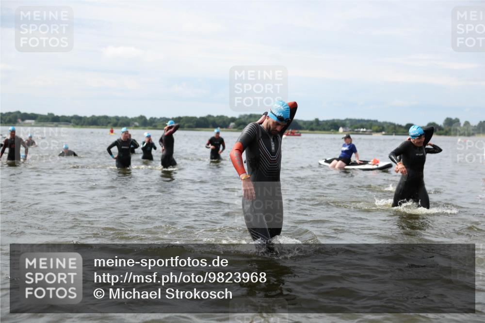 21.06.2026 - Viking Triathlon Michael Strokosch http://msf.ph/oto/9823968 21.06.2026 10:45:07 Schwimmen 36, 48, 105, 147, 151, 258, 273, 274, 302, 308, 310, 326, 329, 345, 354, 366, 369, 415, 445, 577, 635, 668 meine-sportfotos.de