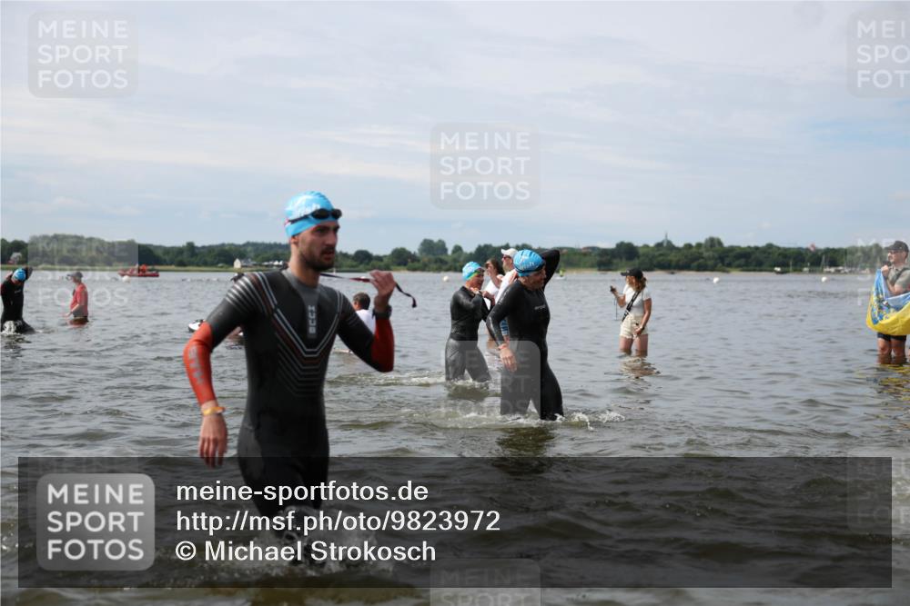 21.06.2026 - Viking Triathlon Michael Strokosch http://msf.ph/oto/9823972 21.06.2026 10:45:08 Schwimmen 36, 48, 105, 147, 151, 258, 273, 274, 302, 308, 310, 326, 345, 354, 366, 369, 415, 445, 577, 635, 668 meine-sportfotos.de