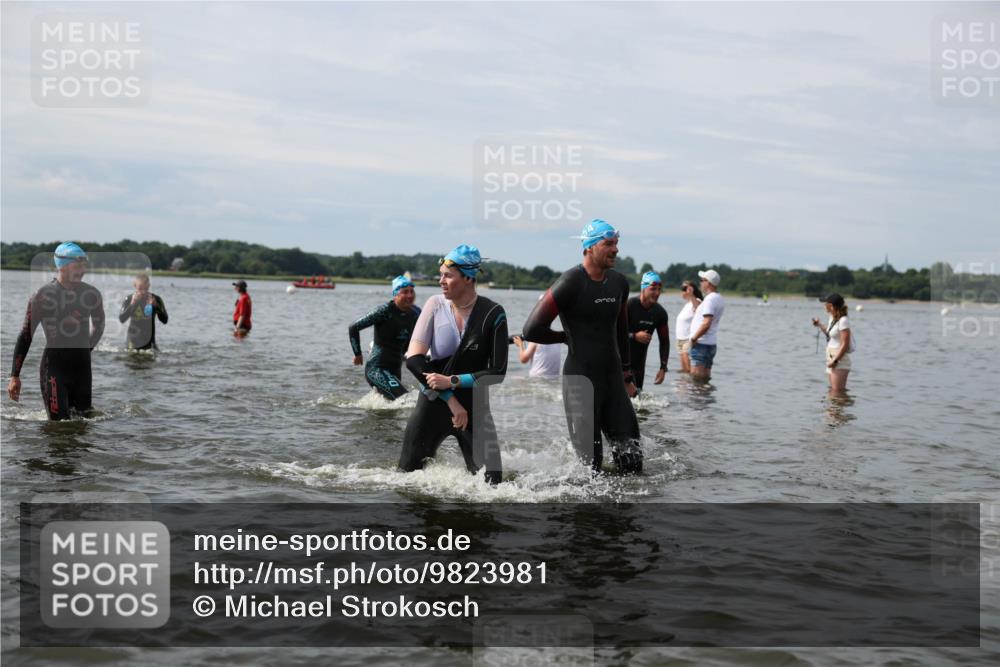 21.06.2026 - Viking Triathlon Michael Strokosch http://msf.ph/oto/9823981 21.06.2026 10:45:16 Schwimmen 37, 48, 85, 105, 147, 151, 158, 258, 273, 274, 302, 326, 345, 354, 366, 376, 540, 635 meine-sportfotos.de