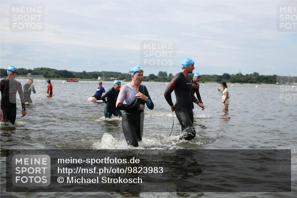21.06.2026 - Viking Triathlon Michael Strokosch http://msf.ph/oto/9823983 21.06.2026 10:45:16 Schwimmen 37, 48, 85, 105, 147, 151, 158, 258, 273, 274, 302, 326, 345, 354, 366, 376, 540, 635 meine-sportfotos.de