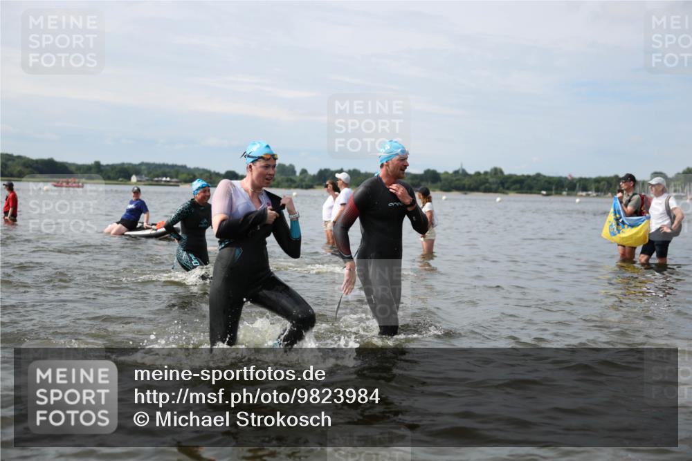 21.06.2026 - Viking Triathlon Michael Strokosch http://msf.ph/oto/9823984 21.06.2026 10:45:17 Schwimmen 37, 48, 85, 105, 147, 151, 158, 258, 273, 274, 302, 326, 354, 366, 376, 540, 562, 635 meine-sportfotos.de