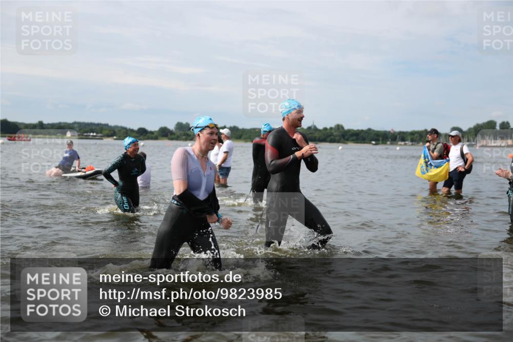21.06.2026 - Viking Triathlon Michael Strokosch http://msf.ph/oto/9823985 21.06.2026 10:45:17 Schwimmen 37, 48, 85, 105, 147, 151, 158, 258, 273, 274, 302, 326, 354, 366, 376, 540, 562, 635 meine-sportfotos.de
