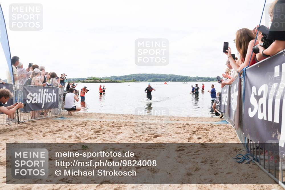 21.06.2026 - Viking Triathlon Michael Strokosch http://msf.ph/oto/9824008 21.06.2026 10:24:30 Schwimmen 517 meine-sportfotos.de