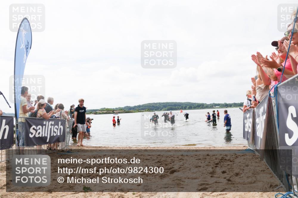 21.06.2026 - Viking Triathlon Michael Strokosch http://msf.ph/oto/9824300 21.06.2026 10:26:57 Schwimmen 176, 334, 426, 453 meine-sportfotos.de