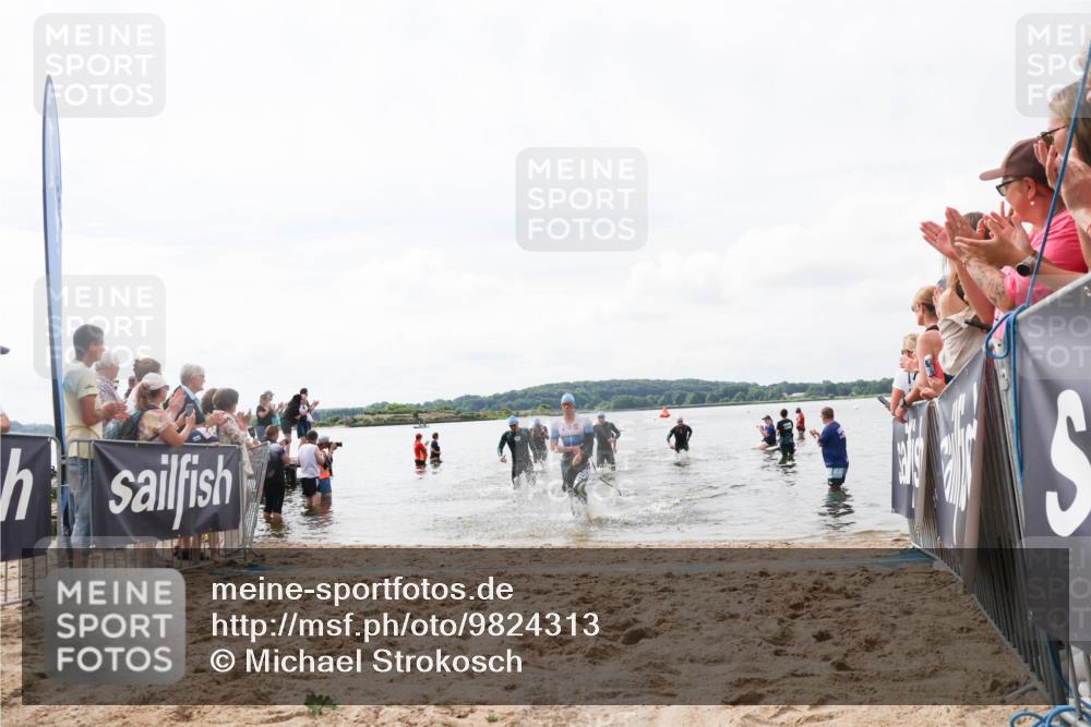 21.06.2026 - Viking Triathlon Michael Strokosch http://msf.ph/oto/9824313 21.06.2026 10:27:01 Schwimmen 25, 176, 426, 453, 547 meine-sportfotos.de
