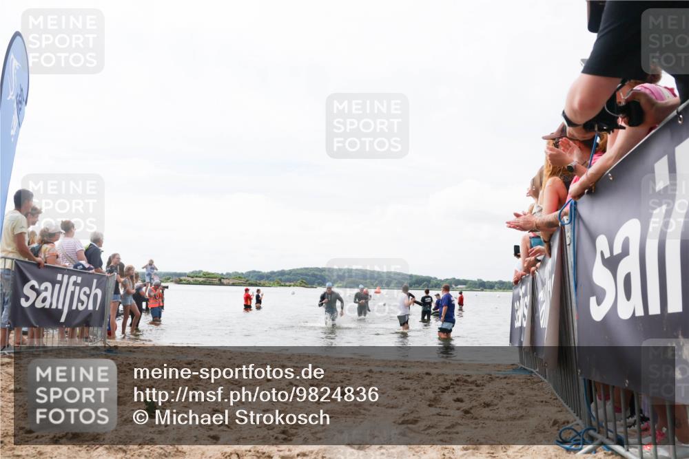 21.06.2026 - Viking Triathlon Michael Strokosch http://msf.ph/oto/9824836 21.06.2026 10:30:31 Schwimmen 27, 42, 218 meine-sportfotos.de
