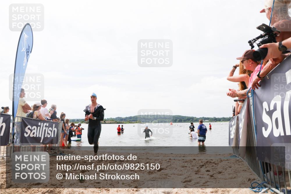 21.06.2026 - Viking Triathlon Michael Strokosch http://msf.ph/oto/9825150 21.06.2026 10:32:22 Schwimmen 13, 145 meine-sportfotos.de