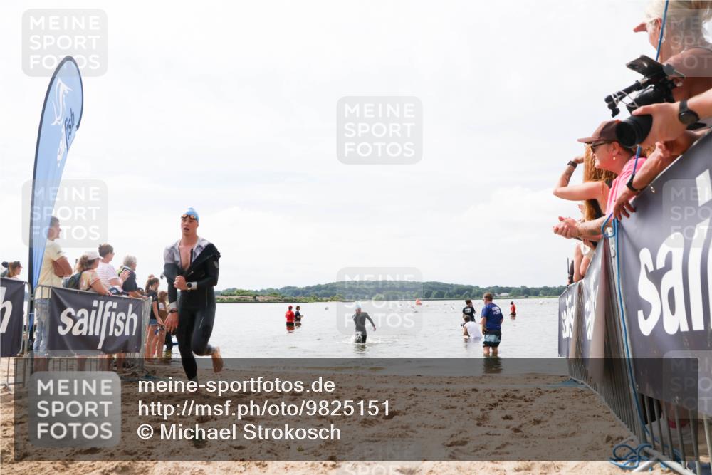 21.06.2026 - Viking Triathlon Michael Strokosch http://msf.ph/oto/9825151 21.06.2026 10:32:22 Schwimmen 13, 145 meine-sportfotos.de