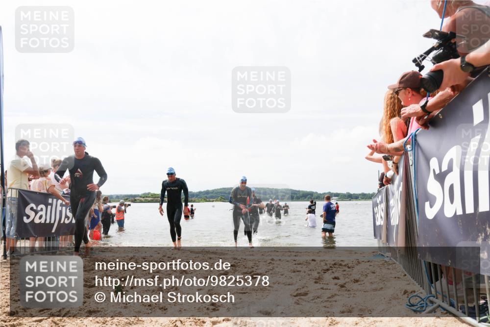 21.06.2026 - Viking Triathlon Michael Strokosch http://msf.ph/oto/9825378 21.06.2026 10:33:47 Schwimmen 62, 180, 249, 392, 410, 537 meine-sportfotos.de