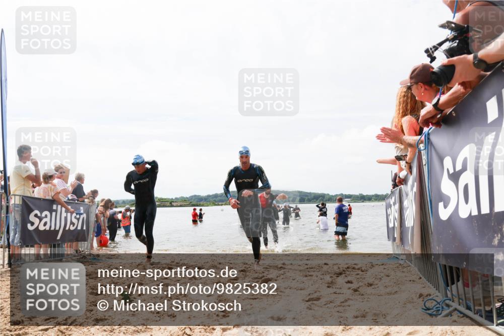 21.06.2026 - Viking Triathlon Michael Strokosch http://msf.ph/oto/9825382 21.06.2026 10:33:48 Schwimmen 62, 180, 249, 392, 410, 537 meine-sportfotos.de