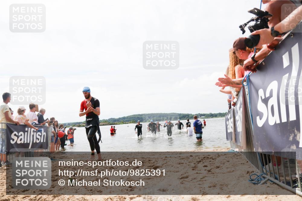 21.06.2026 - Viking Triathlon Michael Strokosch http://msf.ph/oto/9825391 21.06.2026 10:33:51 Schwimmen 28, 62, 180, 249, 392, 410, 524, 537 meine-sportfotos.de